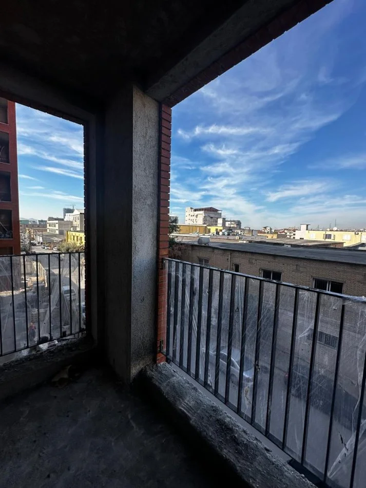 Tirane, shitet apartament 1+1+Ballkon Kati 2, 75 m² 105.000 € (Rruga e Dibres)