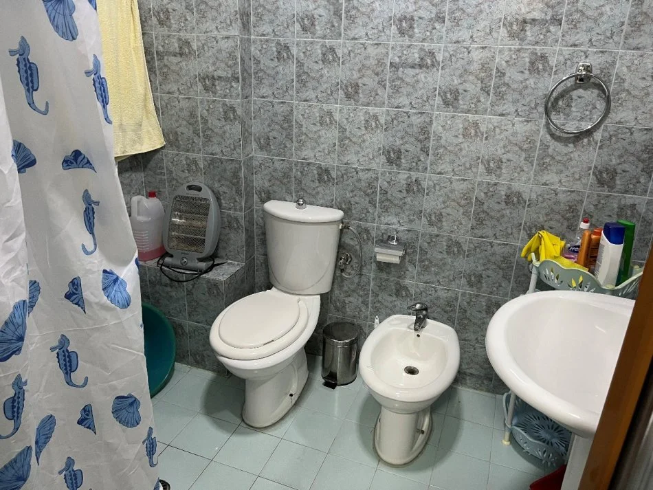 Tirane, jepet me qera apartament 1+1+Ballkon Kati 4, 60 m² 650 € (CENTER TIRANA,SHESHI WILLSON)