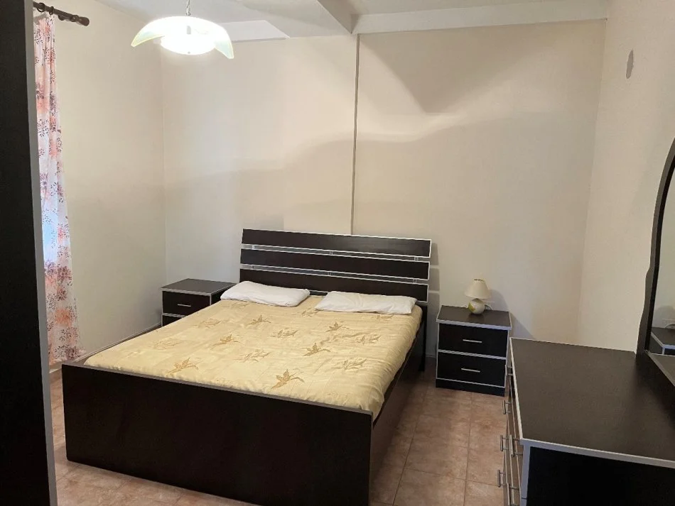Tirane, jepet me qera apartament 1+1+Ballkon Kati 4, 60 m² 650 € (CENTER TIRANA,SHESHI WILLSON)
