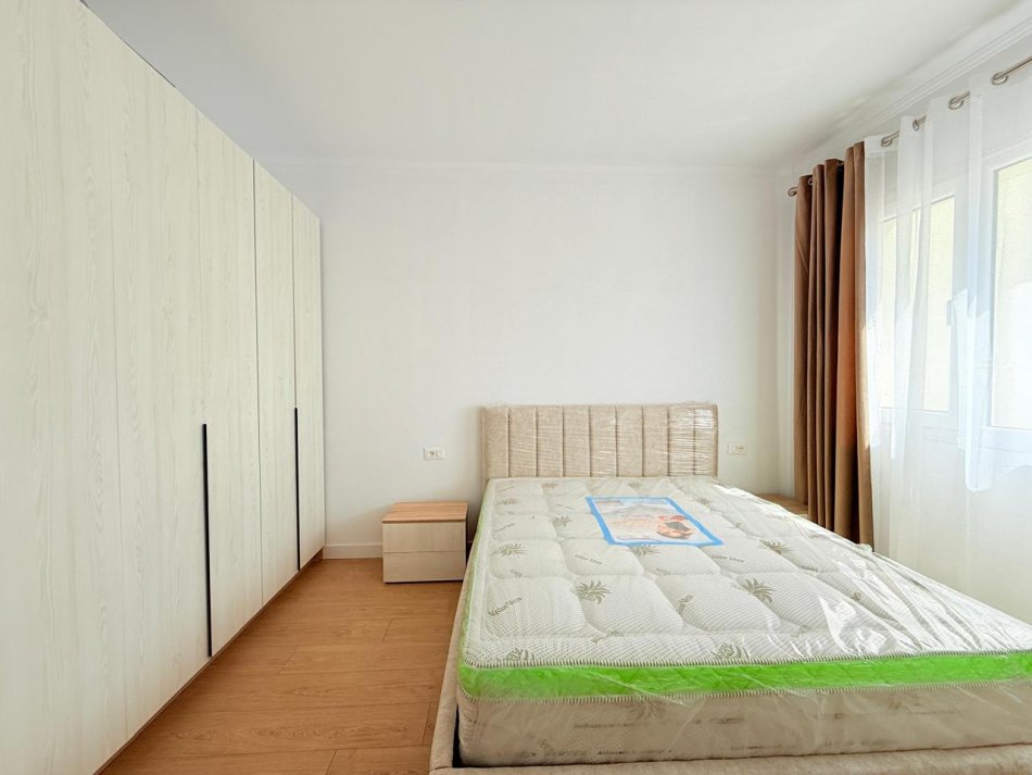 Tirane, jepet me qera apartament Kati 8, 95 m² 650 € (Rruga Feizi Himzo, River Residence)