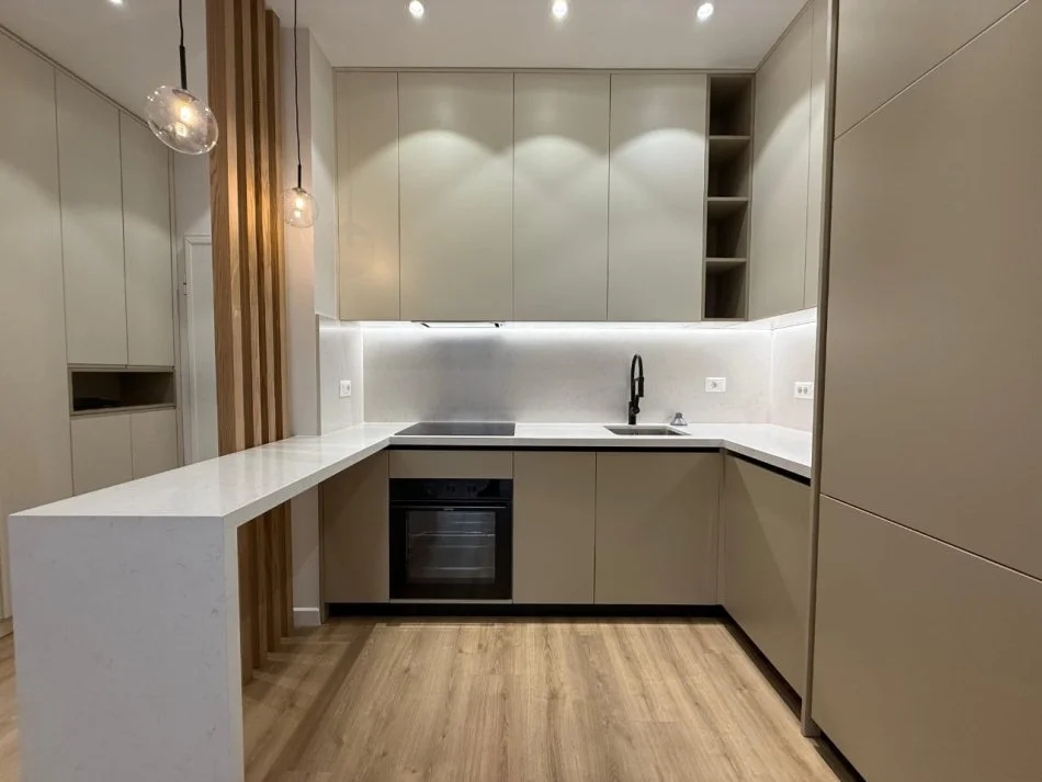 Tirane, jepet me qera apartament 2+1+Ballkon Kati 5, 105 m² (Altana Luxury Residence)