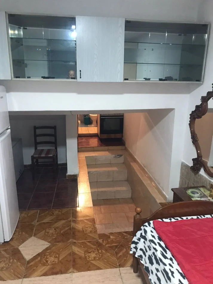 Tirane, jepet me qera garsonier 1+1 Kati 1, 25 m² 180 € 