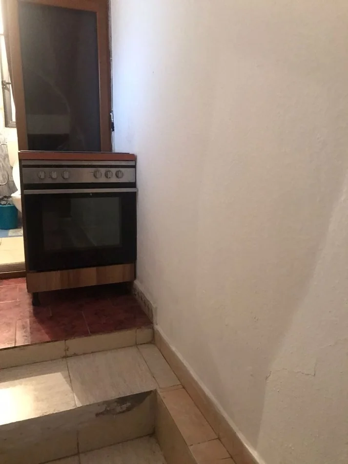 Tirane, jepet me qera garsonier 1+1 Kati 1, 25 m² 180 € 
