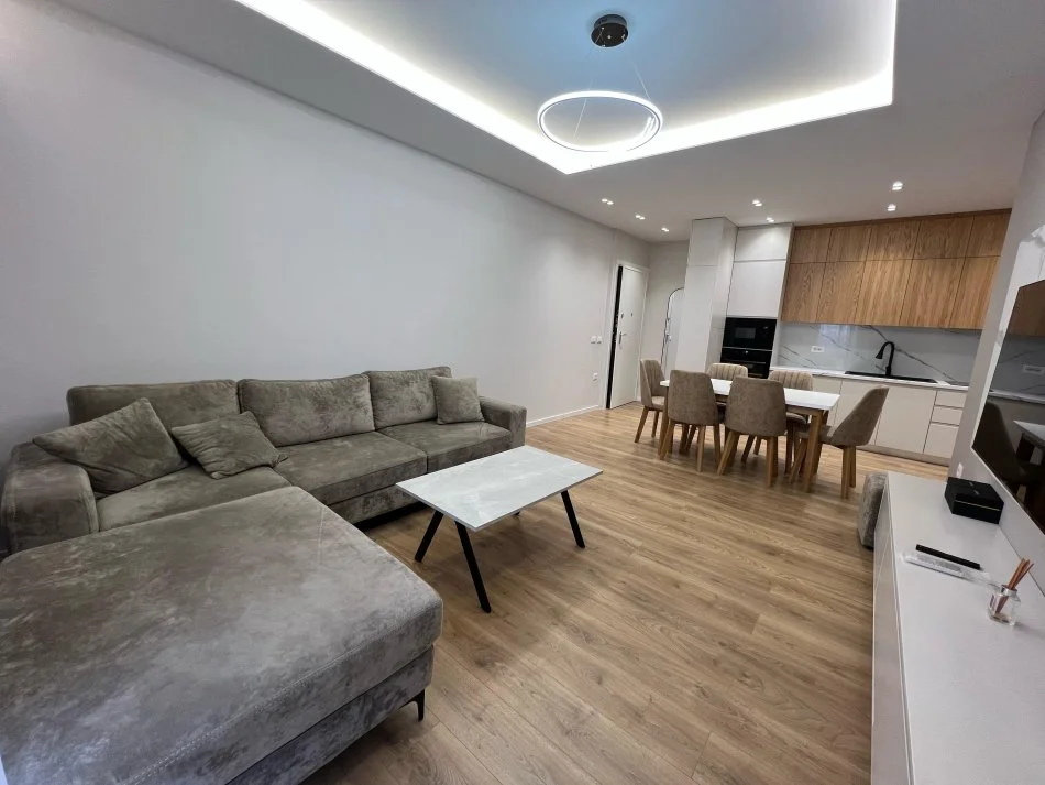 Tirane, jap me qera apartament 2+1 Kati 3, 95 m² 750 € (Perballe Delijorgjit)