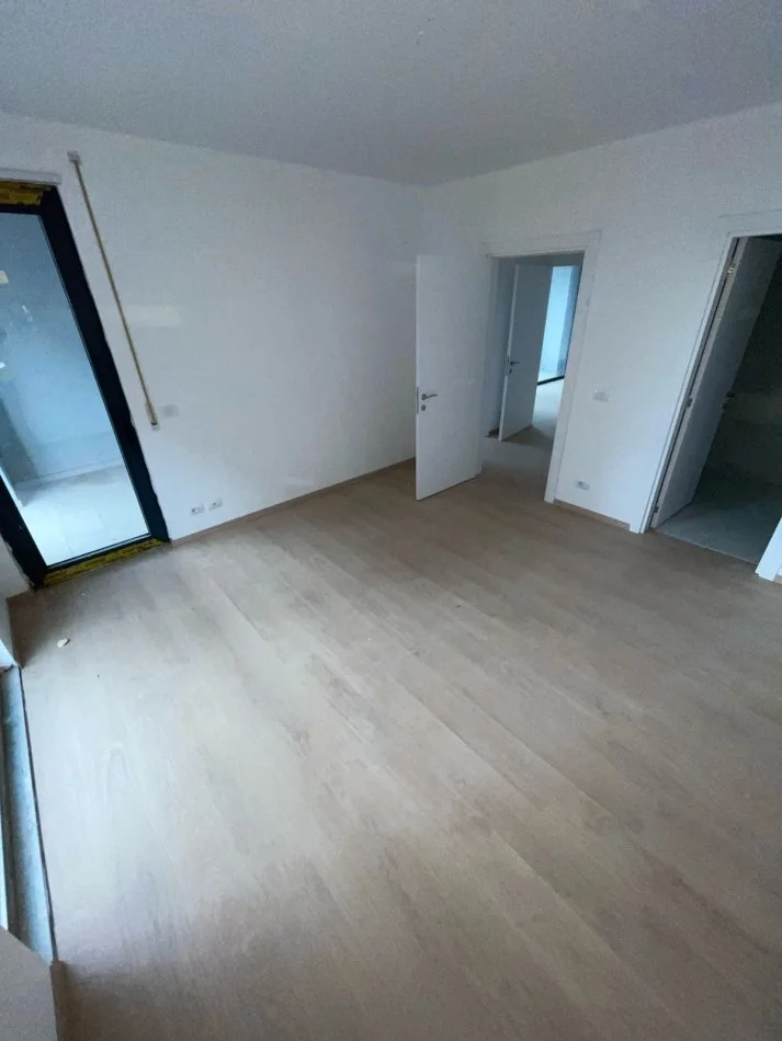 Tirane, shitet apartament 2+1+Ballkon Kati 5, 117 m² 152.750 € (Akses Tirana)
