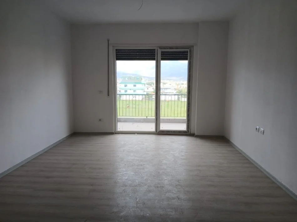 Tirane, shitet apartament 2+1+Ballkon Kati 2, 112 m² 98.000 € (Kamez)