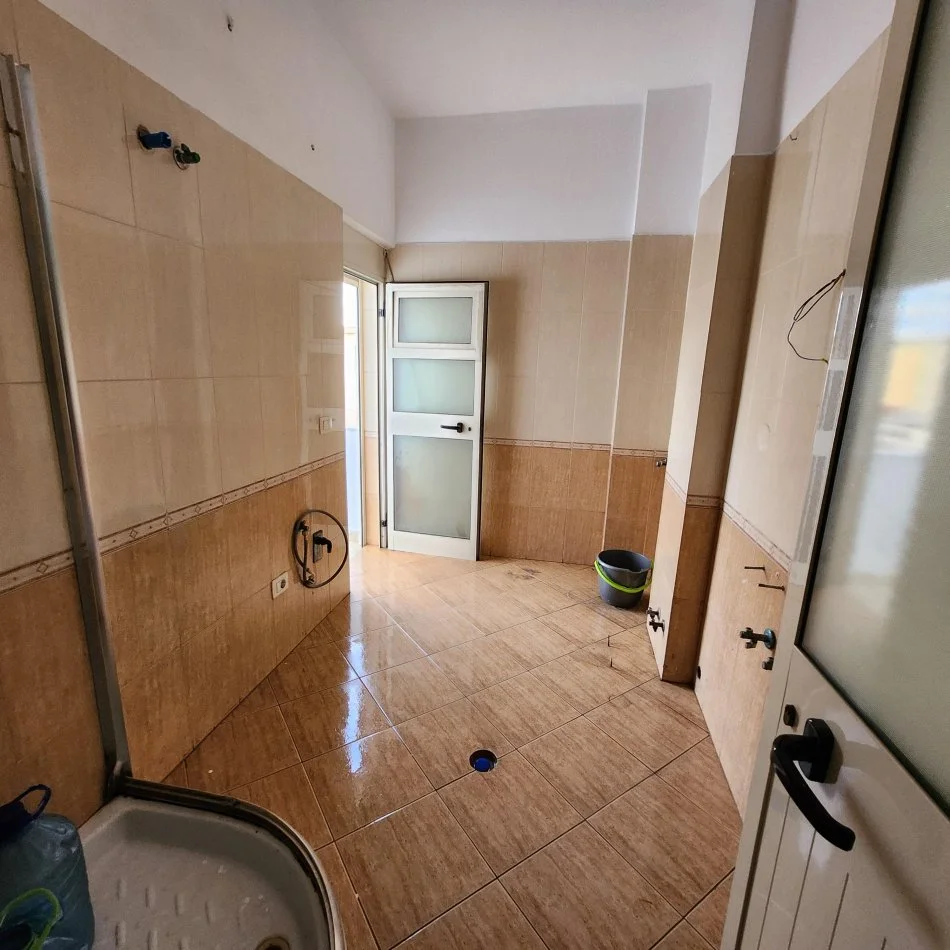 Durres, shitet apartament 2+1+Aneks+Ballkon Kati 6, 105 m² 115.000 € (Muzeumi| Durres)