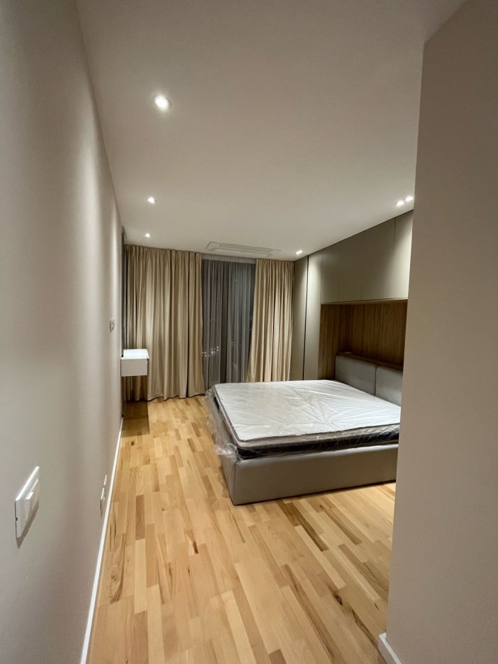 Tirane, jepet me qera apartament 2+1+Ballkon Kati 5, 130 m² 2.200 € (Lake View Residence, Liqeni)