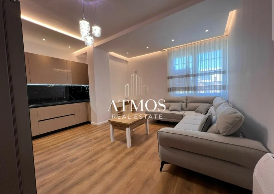 Tirane, jap me qera 2+1+Ballkon Kati 2, 100 m² 700 € (Rruga Isuf Elezi)