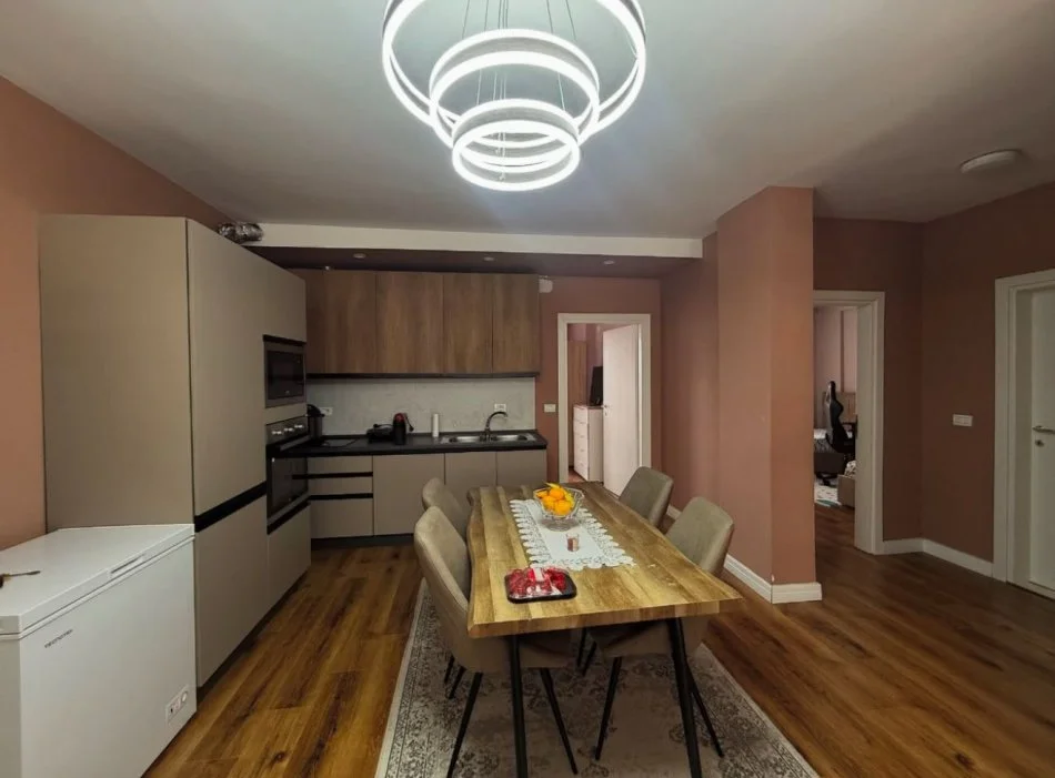 Tirane, shitet apartament 3+1+Ballkon Kati 9, 122 m² 248.000 € (Rr. e Kavajes)