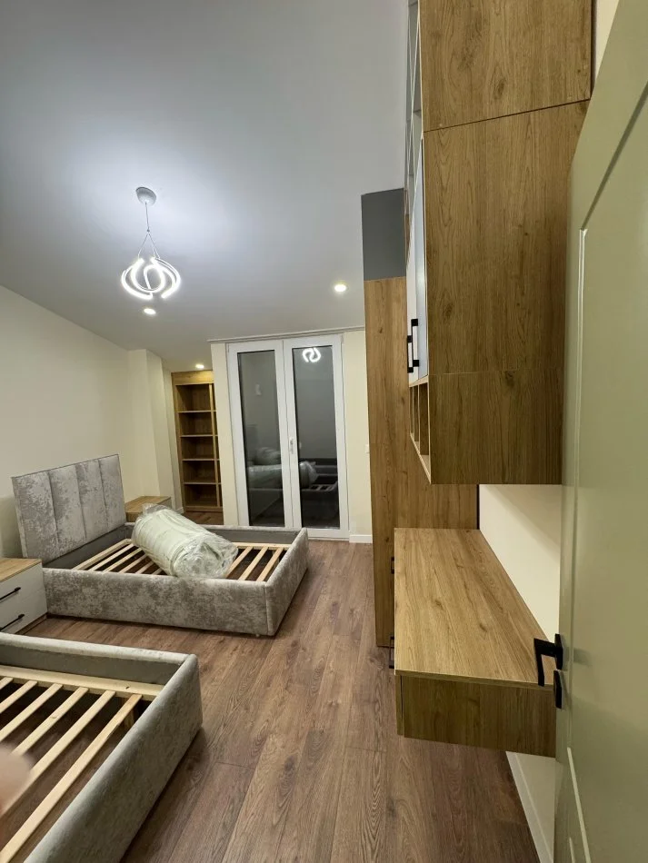 Tirane, jepet me qera Vile 2 Katshe , 200 m² 1.500 € (Rruga e Vilave)