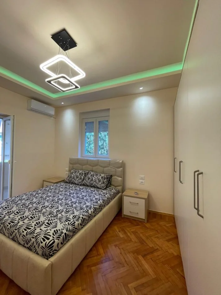Tirane, jepet me qera apartament 1+1+Aneks+Ballkon Kati 3, 74 m² 600 € 