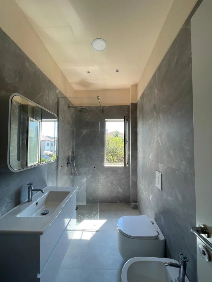 Tirane, jepet me qera apartament 1+1+Aneks+Ballkon Kati 3, 74 m² (Rruga e Dibres)