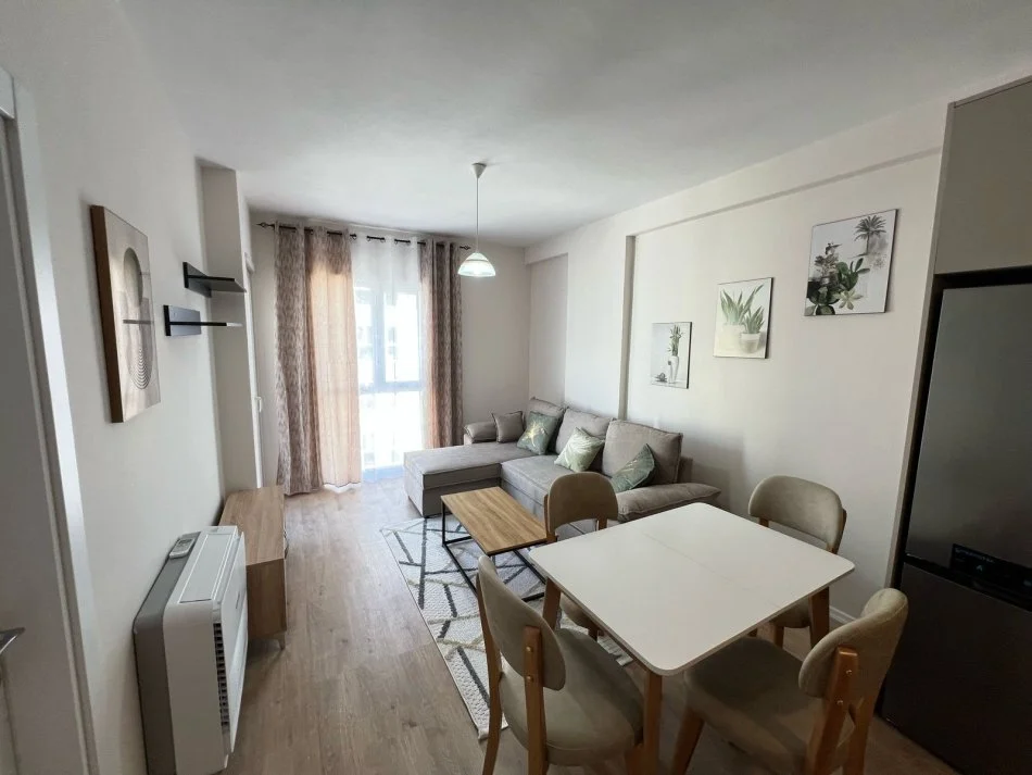 Tirane, jap me qera apartament 1+1 Kati 6, 55 m² 420 € (Univers City , Prane QTU)