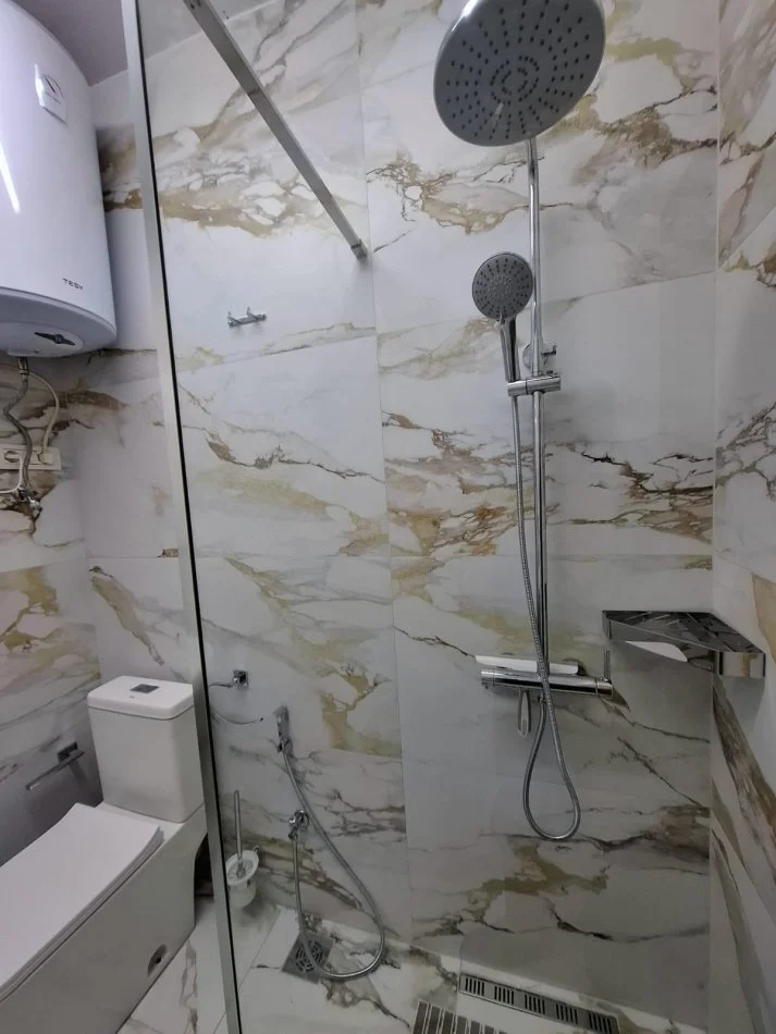 Tirane, jepet me qera apartament 1+1 Kati 3, 65 m² 550 € (Rruga Tish Daia)
