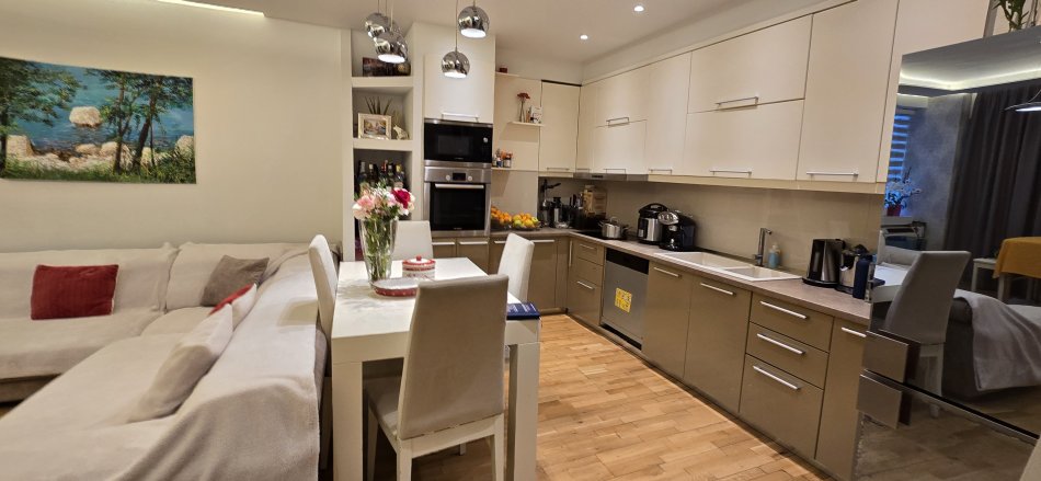 Tirane, shitet apartament 2+1+Ballkon Kati 5, 97 m² 170.000 € (Kodra e Diellit)