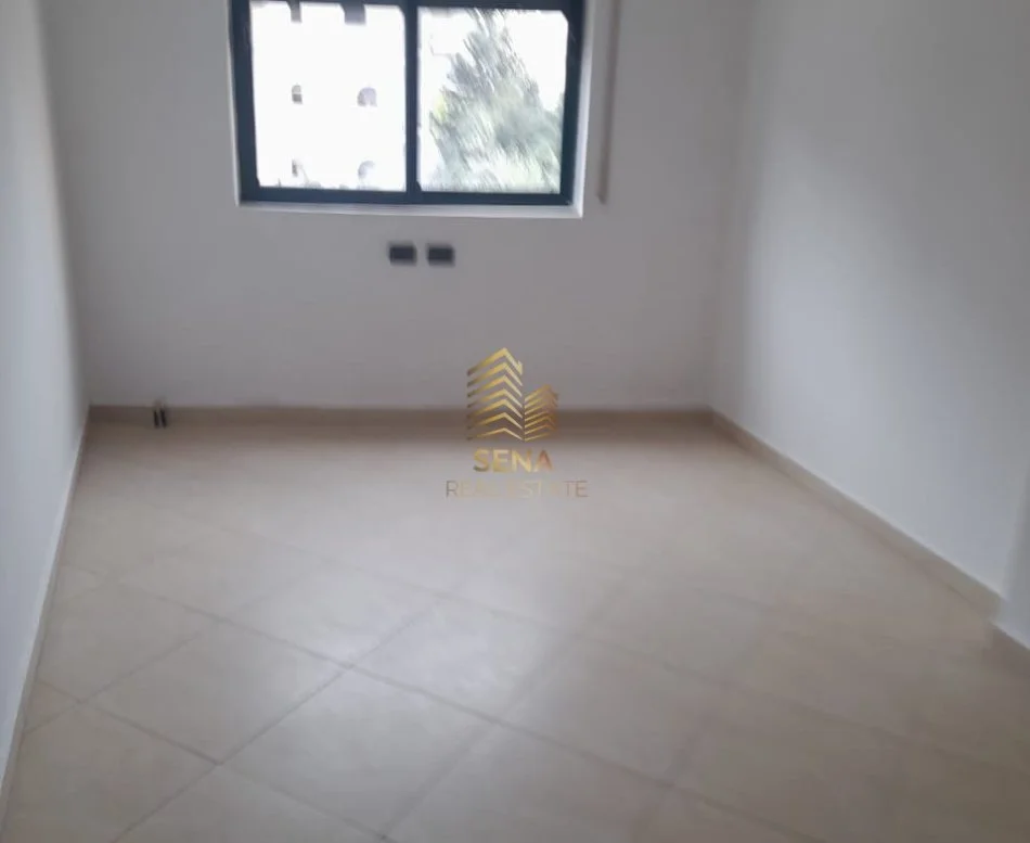 Tirane, jepet me qera ambjent biznesi Kati 1, 200 m² 2.200 € (Komuna e Parisit)