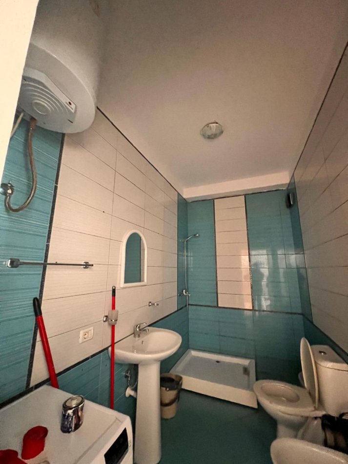 Tirane, jepet me qera apartament 1+1 Kati 7, 75 m² 400 € ( Jepet me Qera Super Apartament 1+1 në Yzberisht – 400 Euro! )