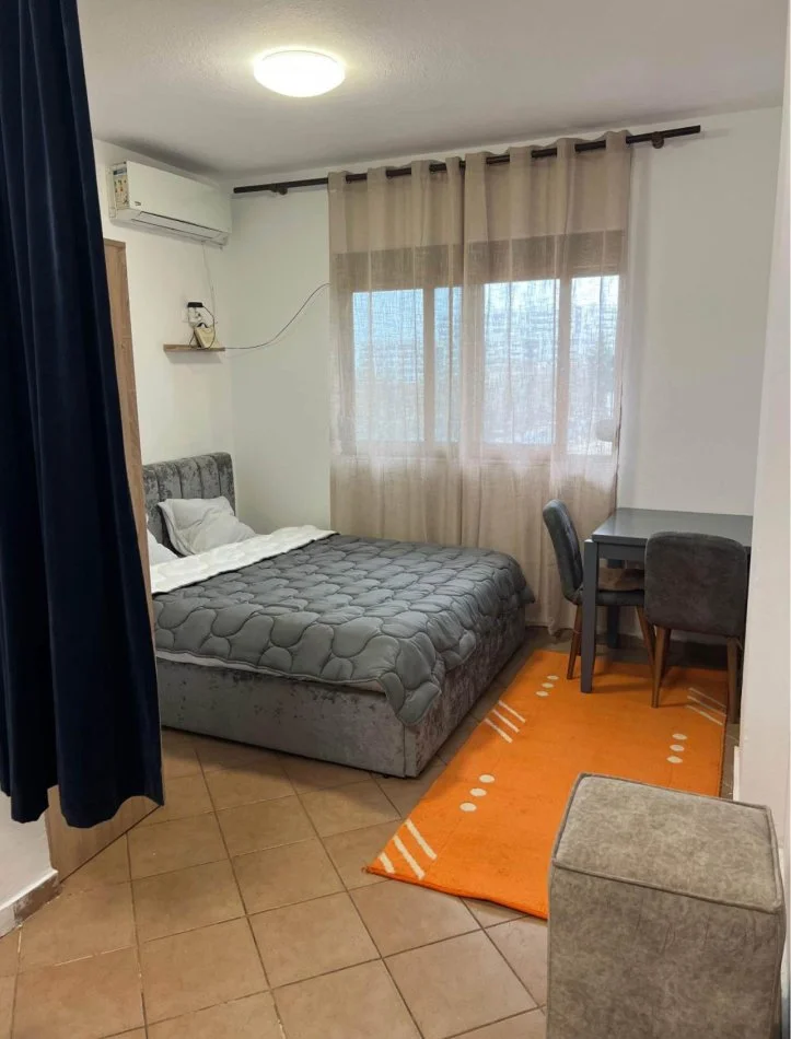 Tirane, jepet me qera apartament 1+1+Ballkon Kati 4, 60 m² 450 € (5 maji)