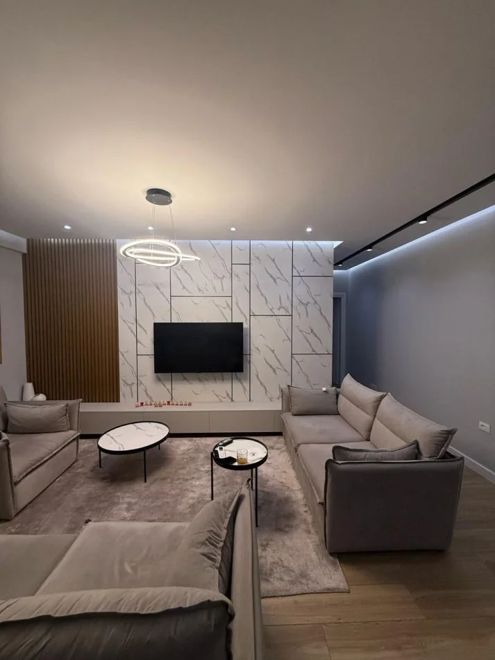 Tirane, shitet apartament 3+1+Ballkon Kati 3, 133 m² 320.000 € (liqeni i that)