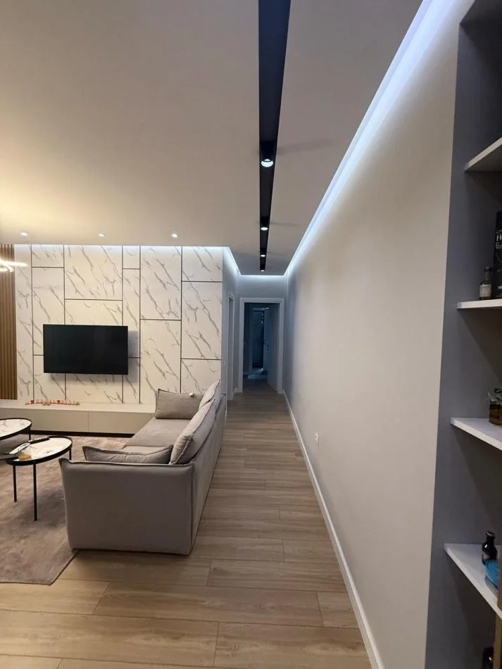 Tirane, shitet apartament 3+1+Ballkon Kati 3, 133 m² 320.000 € (liqeni i that)