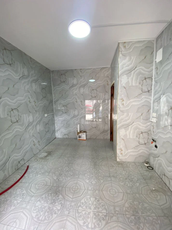 Durres, jepet me qera ambjent biznesi Kati 0, 25 m² 250 € (Shkolla Qemal Mici)