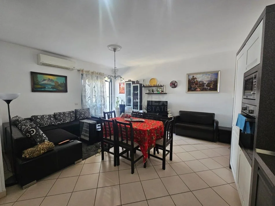 Tirane, shitet apartament 1+1+Ballkon Kati 10, 85 m² (globe)