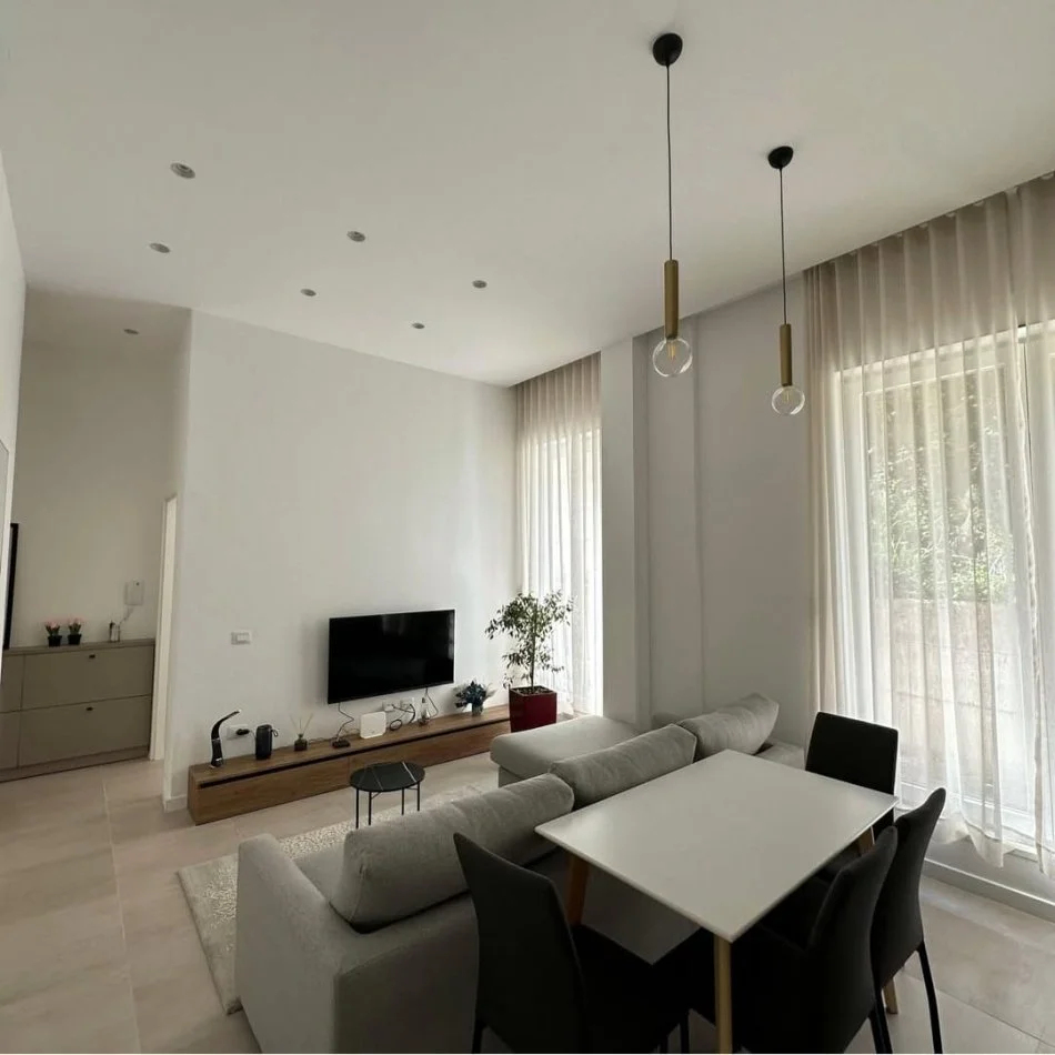 Tirane, shitet 1+1 , 53 m² 98.000 € (Kopshti Zologjik)