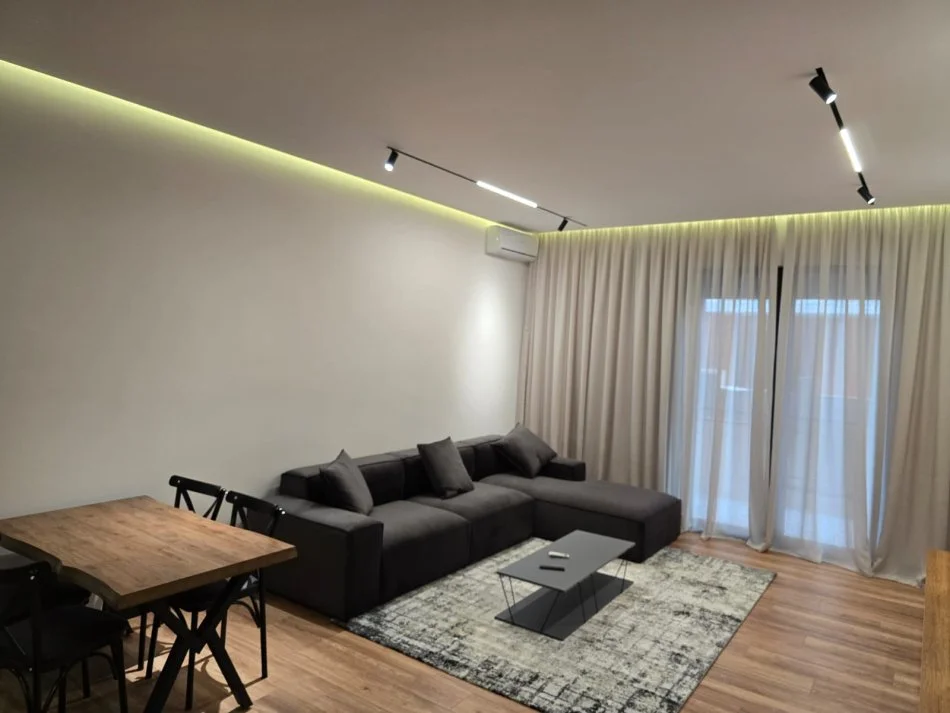 Shqiperi, jepet me qera apartament 1+1+Ballkon Kati 3, 70 m² 1.000 € (Delijorgji)