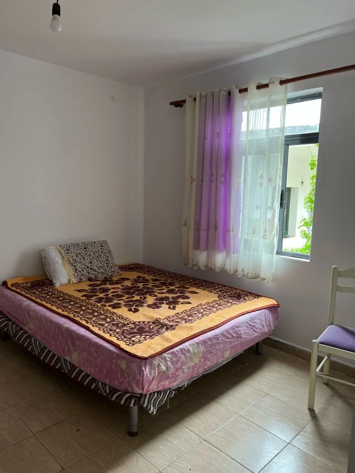 Tirane, jepet me qera shtepi 1+1 Kati 1, 45 m² 260 € (Bajram Allaraj)