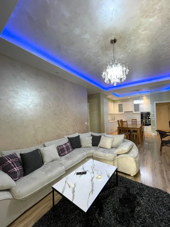 Tirane, jepet me qera apartament 2+1+Ballkon Kati 3, 117 m² (Unaza e Re, Kompleksi Green City)