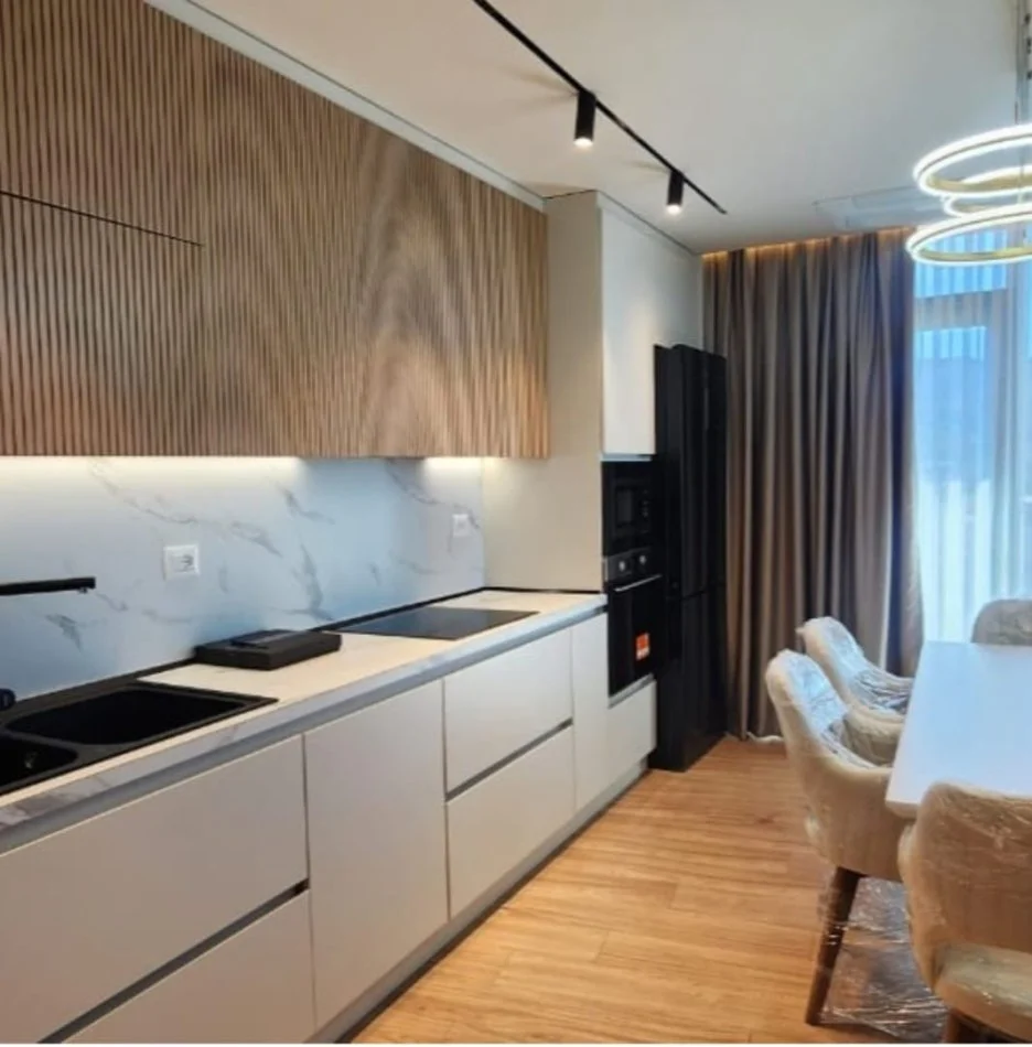 Tirane, jepet me qera 2+1 , 2.300 € (Liqeni Artificial)