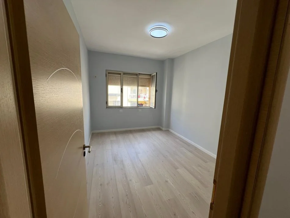 Tirane, shitet 2+1+Aneks+Ballkon Kati 5, 90 m² 128.000 € 