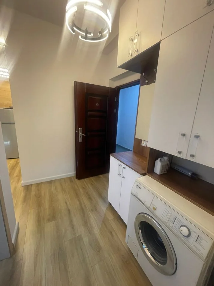 Tirane, shitet apartament 1+1 Kati 5, 65 m² 95.000 € (Yzberisht,Pallatet Derveni)