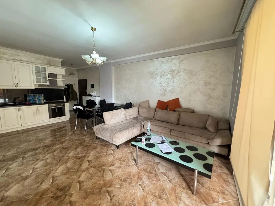 Tirane, shes apartament 2+1+Ballkon Kati 4, 100 m² 150.000 € (rruga teodor keko)