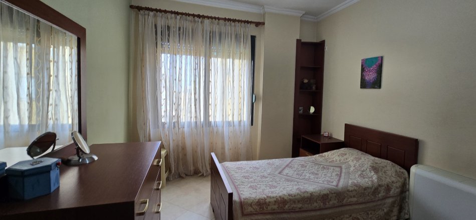 Tirane, jap me qera apartament 2+1+Ballkon Kati 3, 100 m² 500 € (Kodrae Diellit)