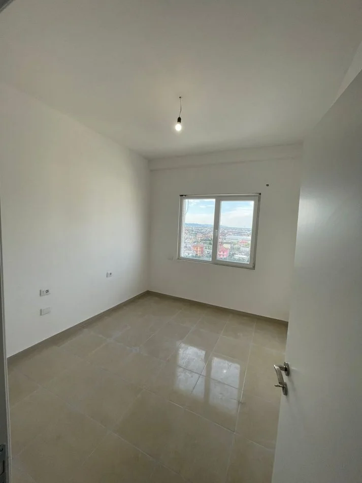Tirane, jepet me qera apartament 2+1+Ballkon Kati 8, 80 m² 350 € (Kamez)
