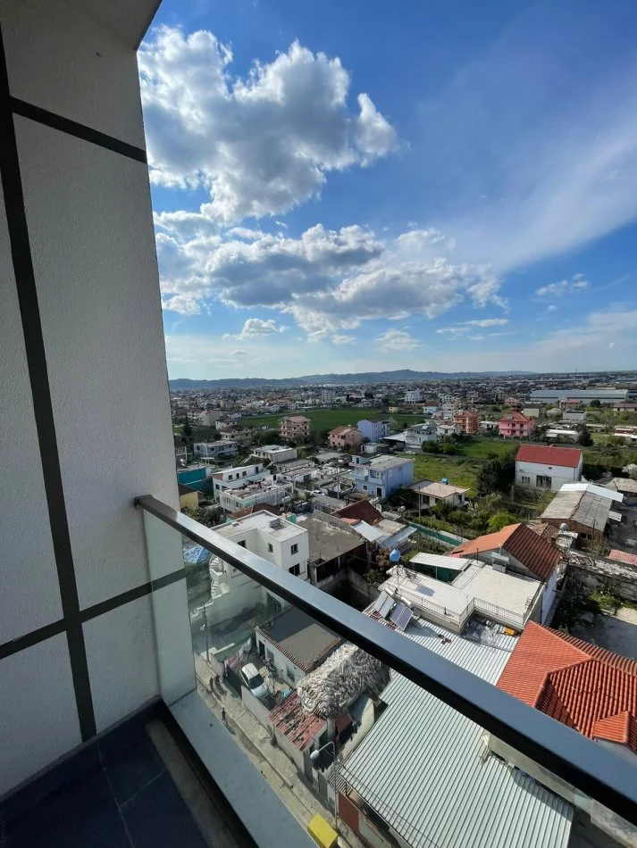 Tirane, jepet me qera apartament 2+1+Ballkon Kati 8, 80 m² 350 € (Kamez)