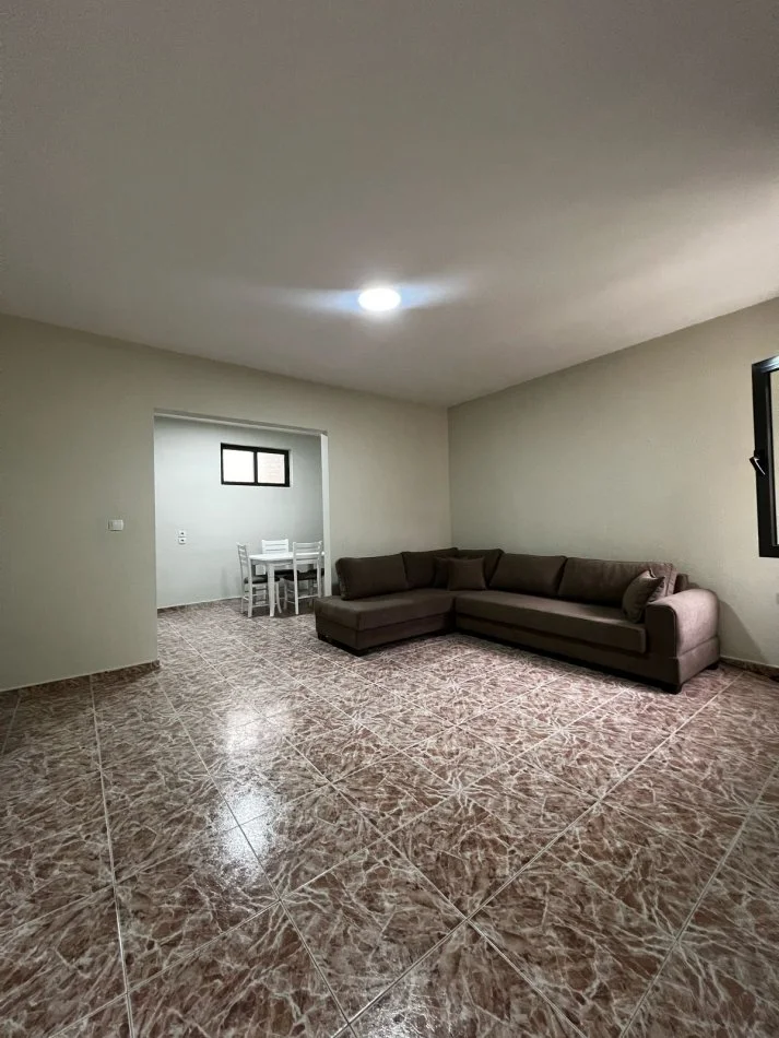 Tirane, jepet me qera shtepi 1 Katshe Kati 1, 75 m² 450 € (Hoxha Tahsin)