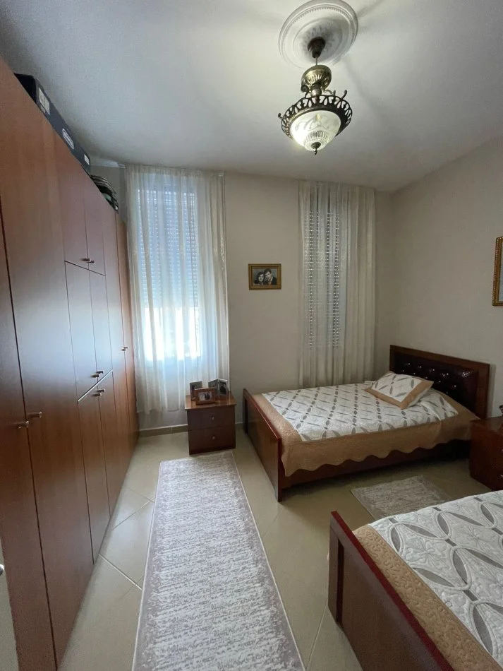 Tirane, jepet me qera apartament 3+1+Aneks+Ballkon Kati 6, 144 m² 500 € (Koder Kamez)
