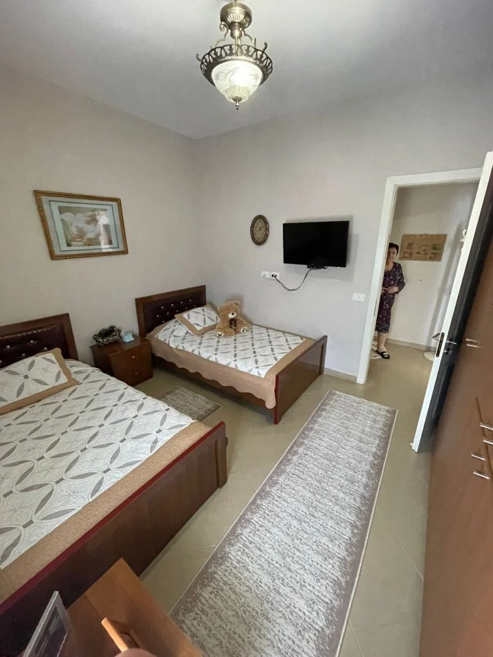 Tirane, jepet me qera apartament 3+1+Aneks+Ballkon Kati 6, 144 m² 500 € (Koder Kamez)