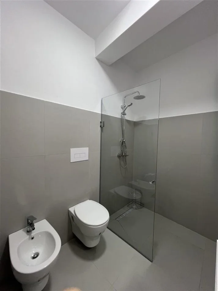 Tirane, jepet me qera apartament 2+1 Kati 9, 100 m² 65,000 leke (River Residence,Astir)