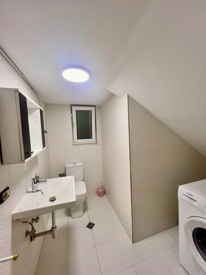 Tirane, jepet me qera apartament 1+1 Kati 5, 75 m² 550 € (Prane Rezidenca "Kodra e Diellit 1")