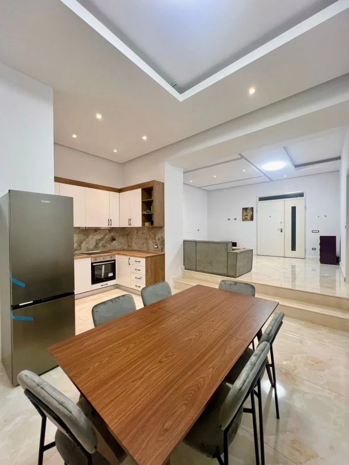 Tirane, jepet me qera apartament 1+1 Kati 5, 75 m² 550 € (Prane Rezidenca "Kodra e Diellit 1")