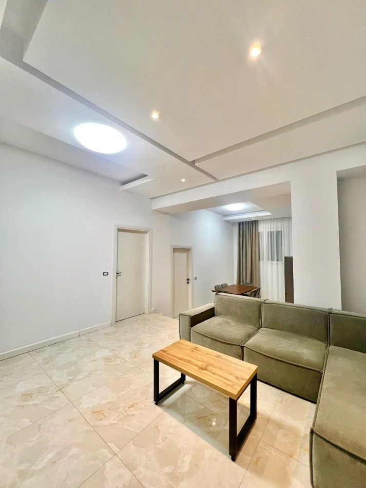 Tirane, jepet me qera apartament 1+1 Kati 5, 75 m² 550 € (Prane Rezidenca "Kodra e Diellit 1")
