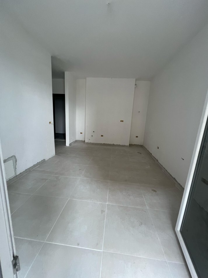 Tirane, shitet apartament 1+1 Kati 3, 56 m² 66.000 € (Univers City)