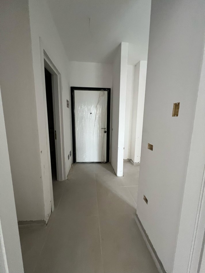 Tirane, shitet apartament 1+1 Kati 3, 56 m² 66.000 € (Univers City)