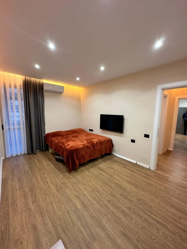 Tirane, shitet apartament 2+1+Ballkon Kati 5, 86 m² 180.000 € (21 Dhjetori)