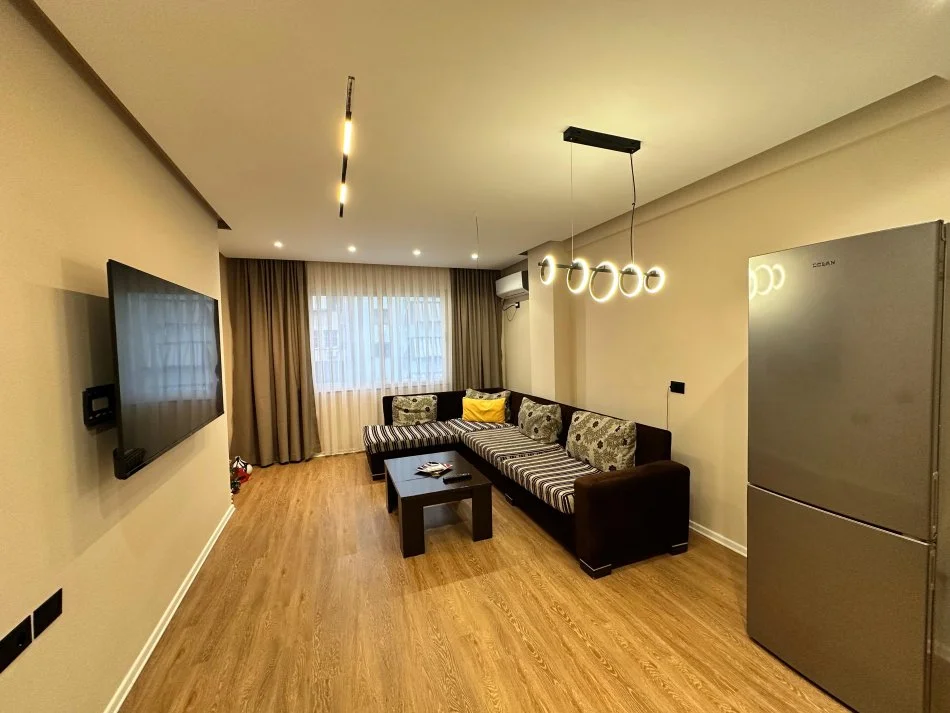 Tirane, shitet apartament 2+1+Ballkon Kati 5, 86 m² 180.000 € (21 Dhjetori)