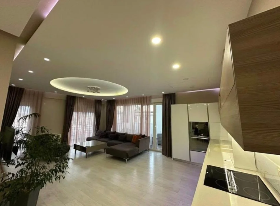 Tirane, jepet me qera 3+1 Kati 4, 187 m² 1.100 € (Liqeni i thate, kompleksi Fz)